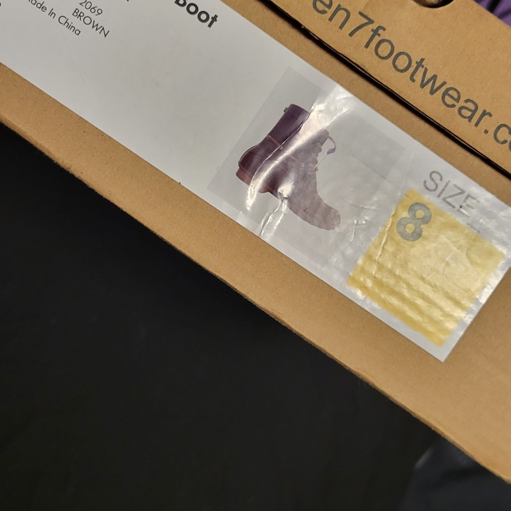Ankle duck billed boot